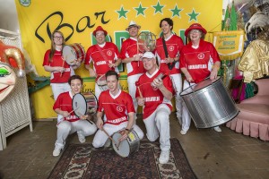 Maravilha Do Samba - Här 8 av 25 slagverkare.